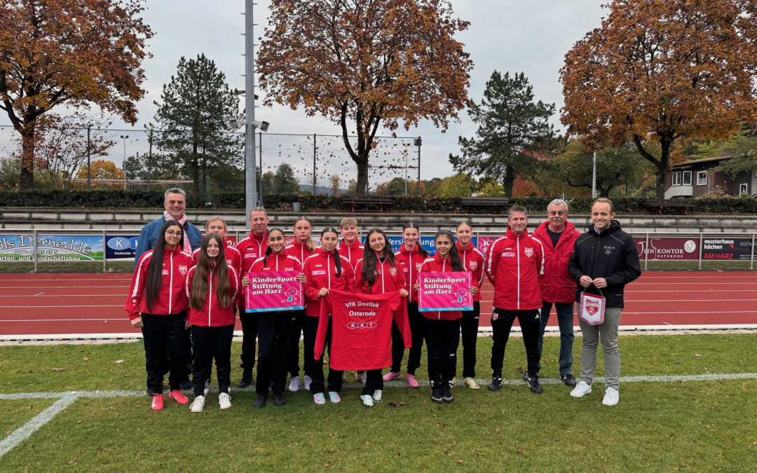 Allwetterjacken für C-Juniorinnen des VfR Dostluk Osterode